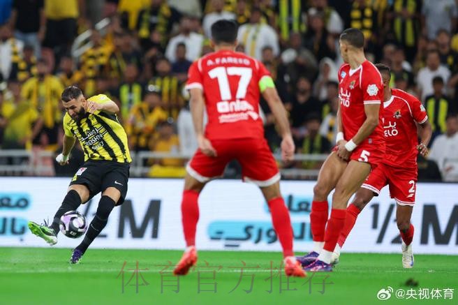 阿斯:本泽马只差3球成为皇马历史第二射手 阿斯:本泽马只差3球成为皇马历史第二射手